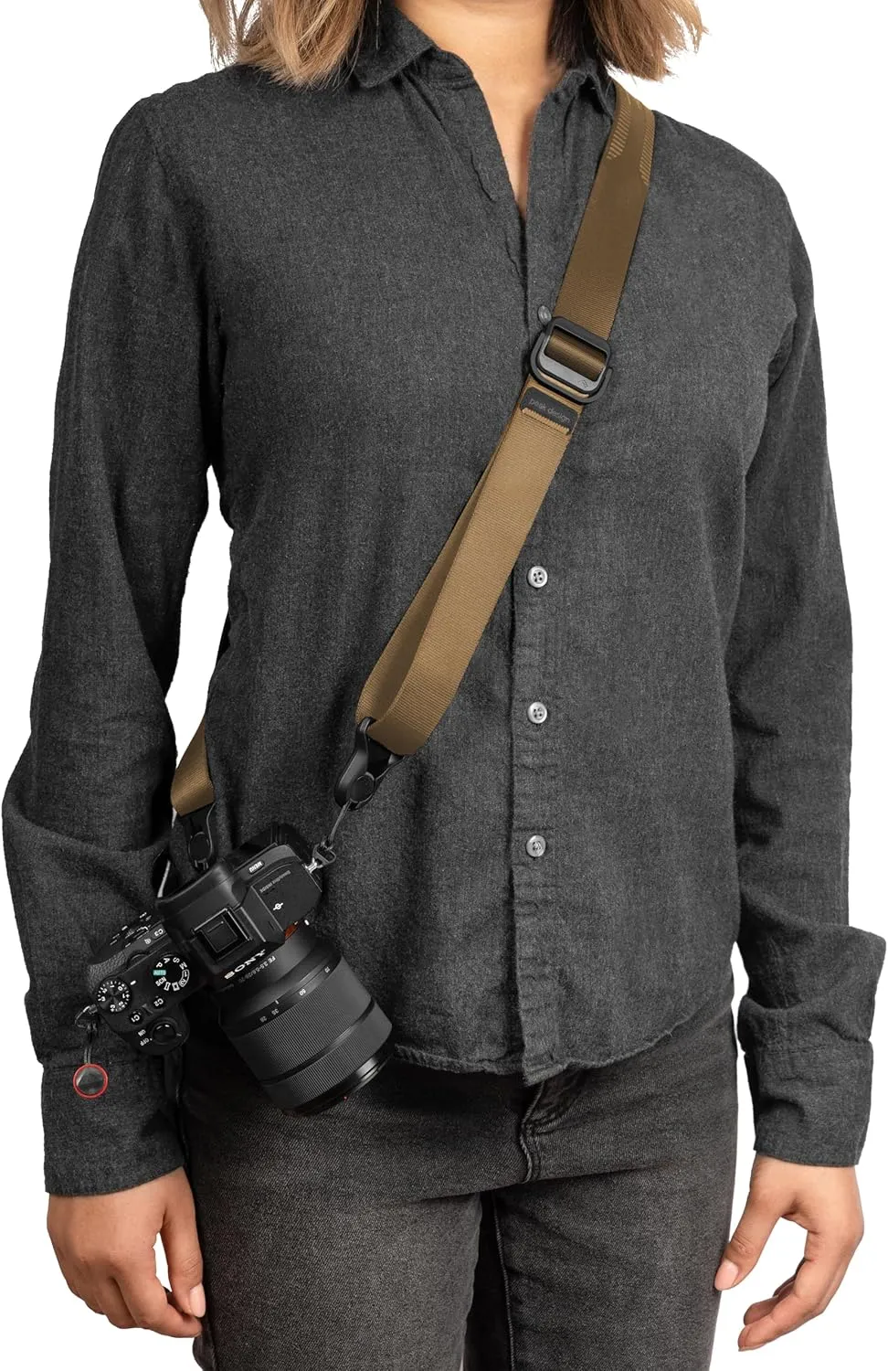 Peak Design Slide Lite Camera Strap, Coyote, Configurable as a Sling, Neck or Shoulder Strap, Quick Release and Connection, Smooth and Grippy Side, Camera Straps for Photographers, 200 lb Capacity