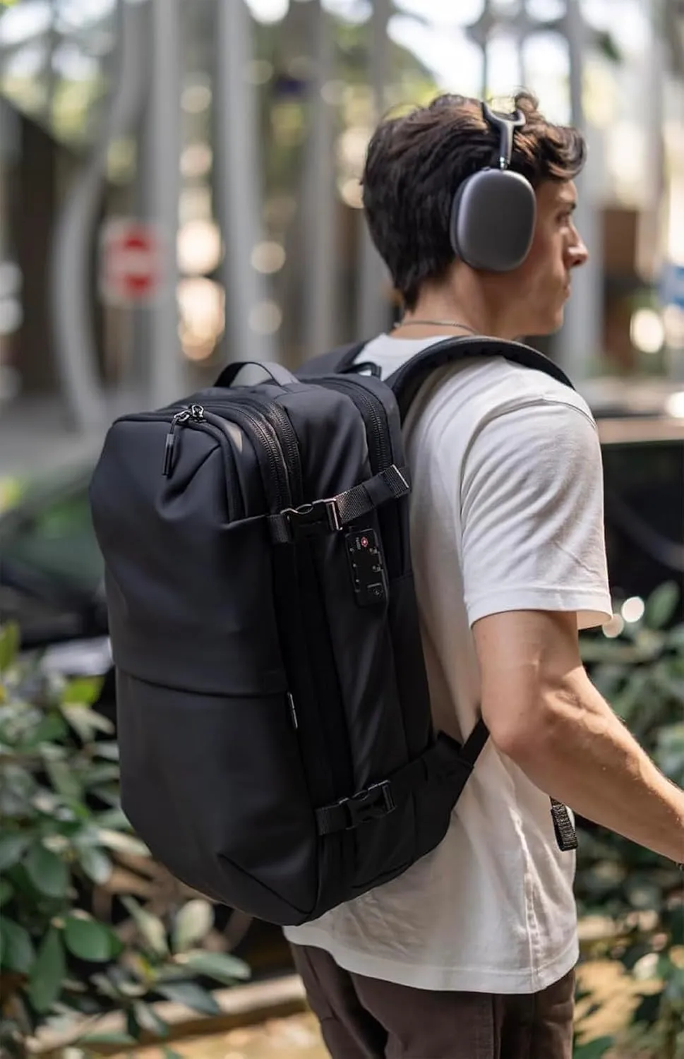 Vortex Vacuum Seal Travel Backpack 45L Exapandable Air Compression System Water Resistant TSA Lock Carry-On Suitcase Luggage Black AERO Lite - Vacuum Pump Included